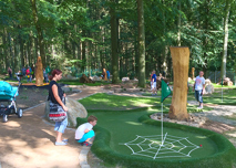 Spider web at adventure golf hole in Hexengolf