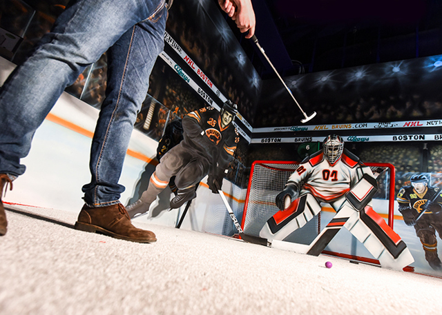Hockey golf obstacle at Mall of Scandinavia