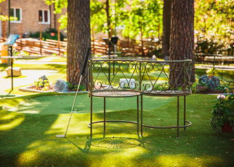 Bench at the adventure golf at Golfbaren Aspudden