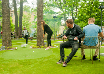 Adventure golfers at Golfbaren