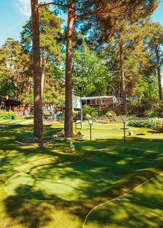 Park feeling at Golfbaren Aspudden adventure golf