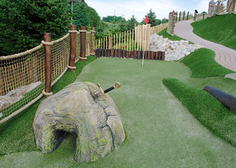 Play through the stone at Adventure Golf Hohenhardter Hof