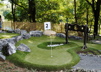 Adventure golf at BootsHouse