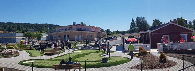 The adventure golf had many visitors on the premiere