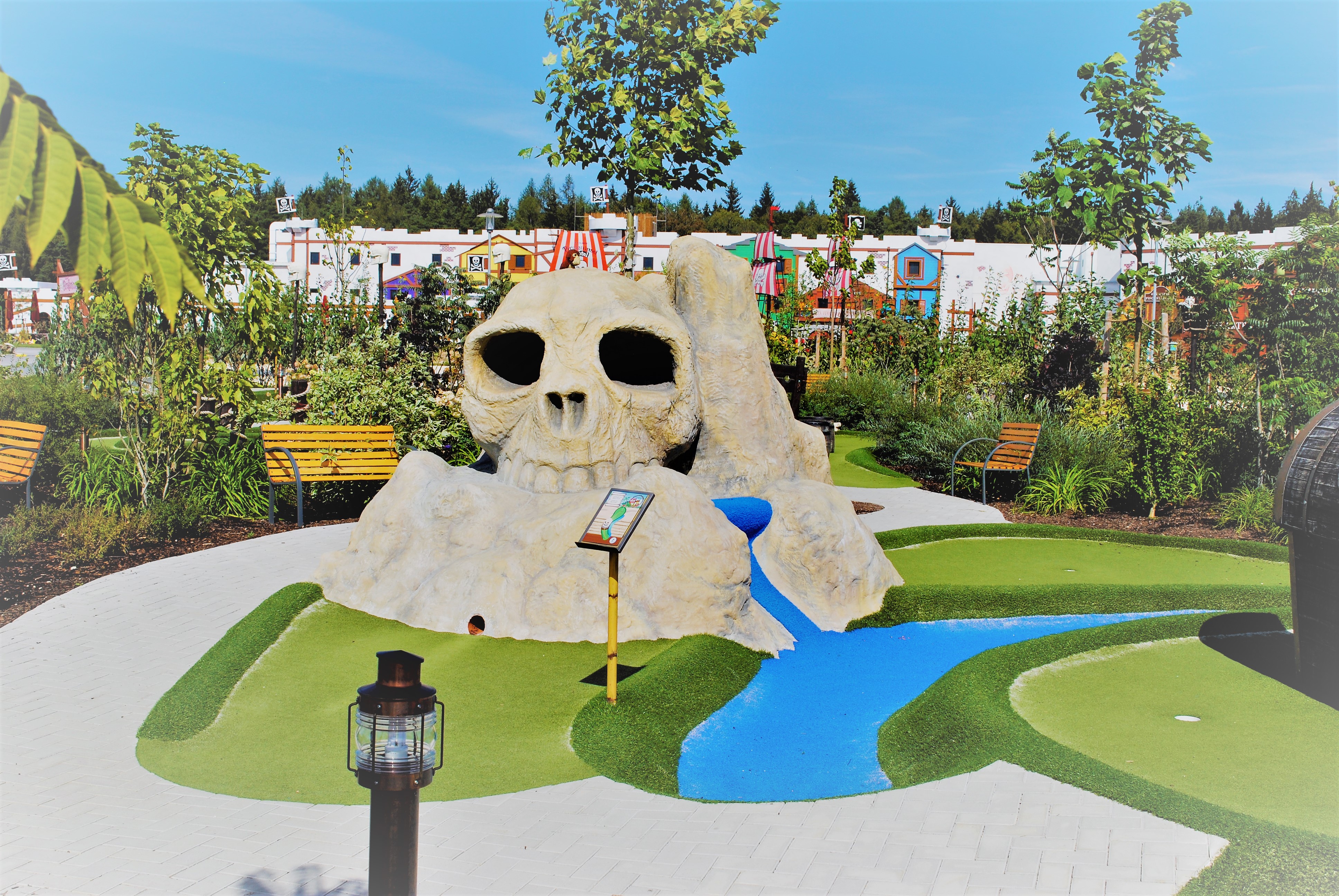 Legoland webshop sales